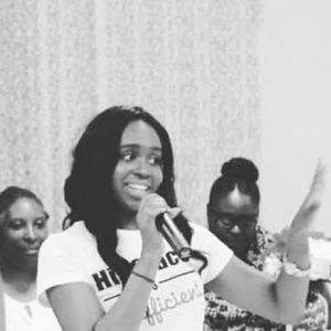 Meet your Posher, Nikia